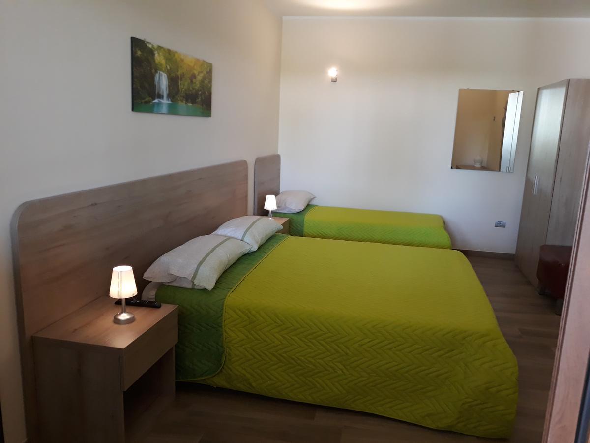 Af Service B&B Mesagne Bagian luar foto